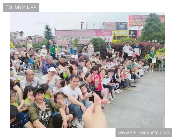 世界体操推广“亲子体操节”让家长参与训练 世界体操推广“亲子体操节”让家长参与训练